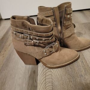 Steve Madden Tan Studded Heeled Boots